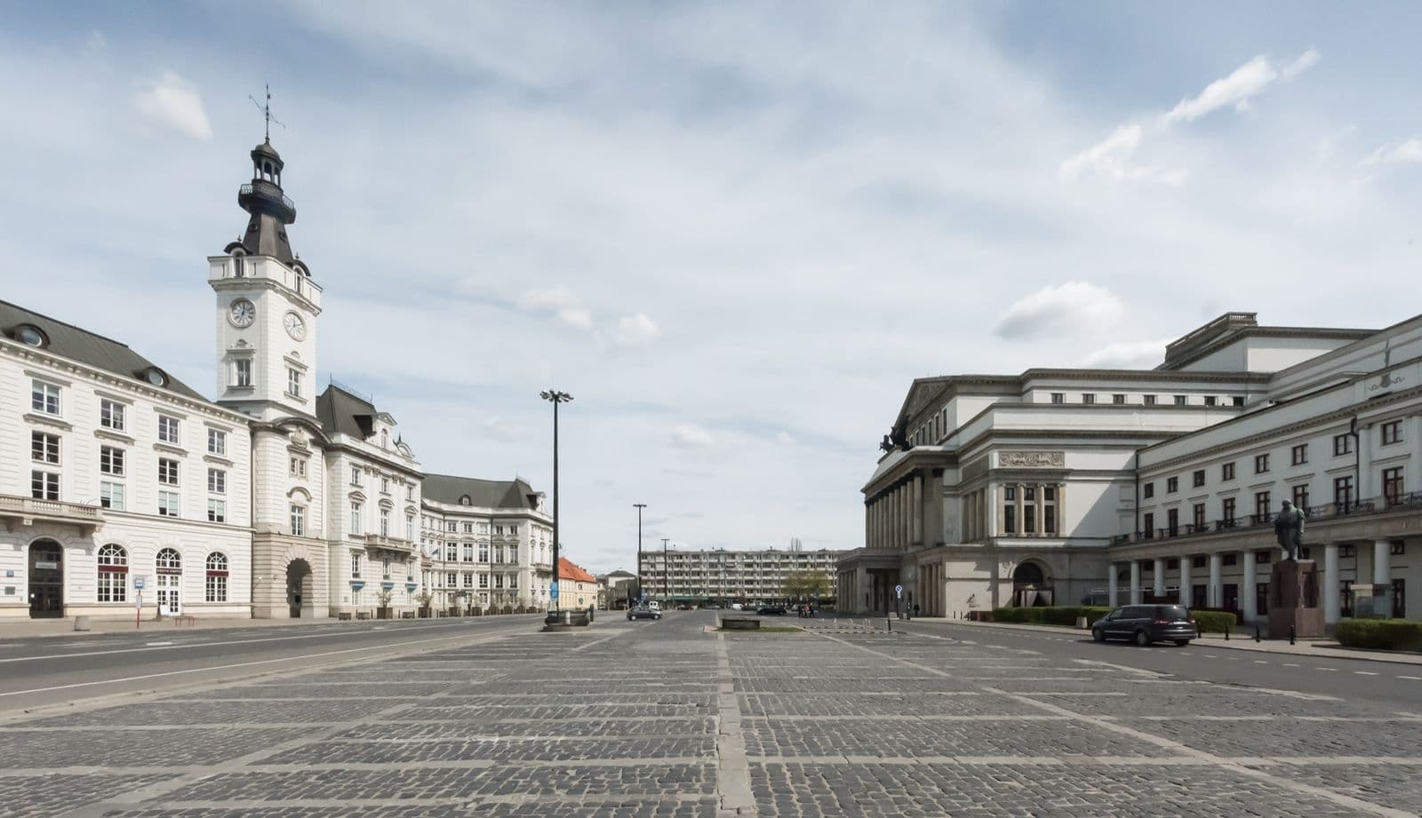 Plac Teatralny (Theatre Square): Today